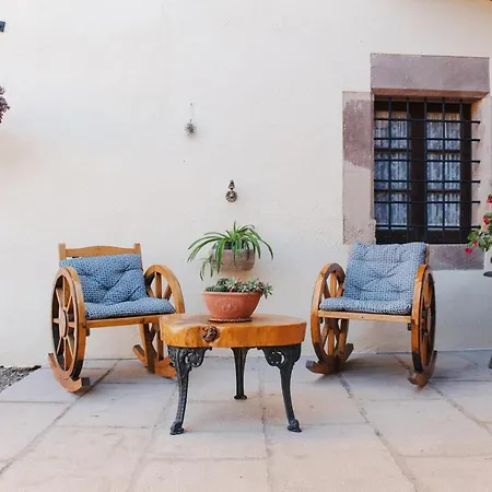 Masia Viver - Olive Oil Tourism Country house