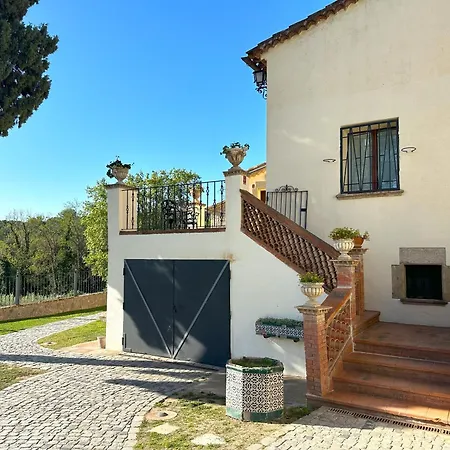 Masia Viver - Olive Oil Tourism 乡村民宿
